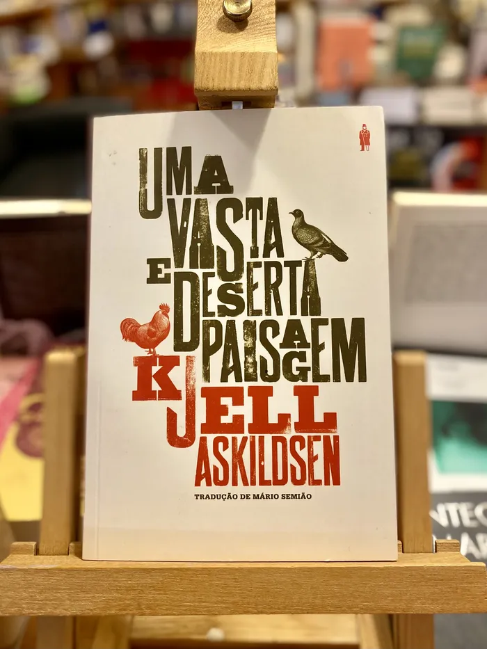 UMA VASTA E DESERTA PAISAGEM