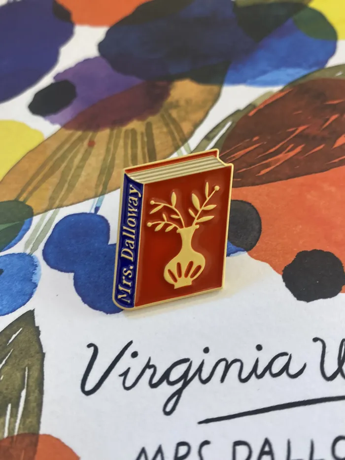 PIN A BOOK TO WEAR - MRS DALLOWAY