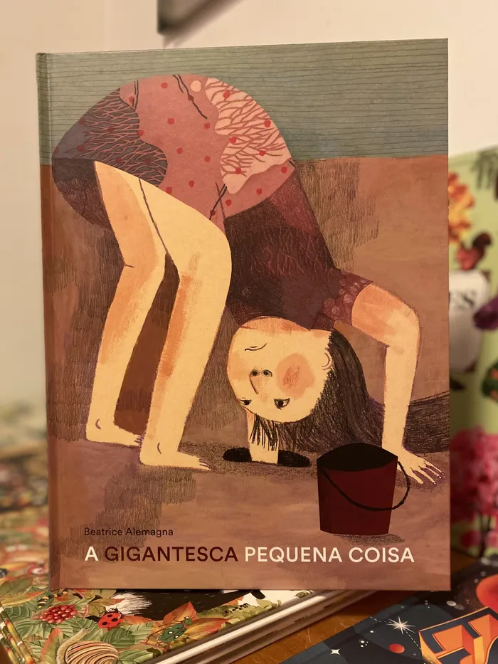 GIGANTESCA PEQUENA COISA, A